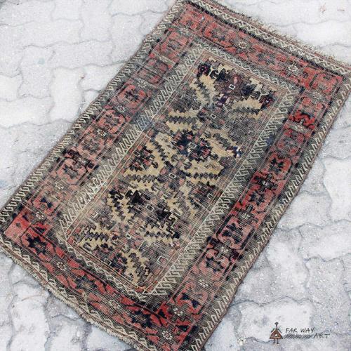 Persian Antique Medium Size Carpet persian antique small carpet2 farwayart